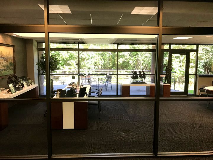CORPORATE WOODS OFFICE BUILDING: 9990 College Blvd, Shawnee Mission, KS 66210
